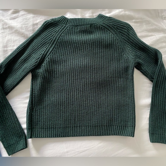 Green sweater - Picture 2 of 2